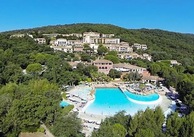 Les Restanques Maison Du Lac 4 Chambres Grimaud 0*,  France